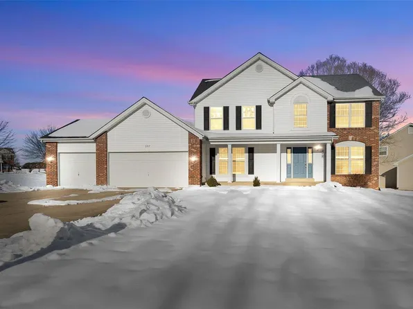 257 Hickory Wood Dr, Lake Saint Louis, MO 63367