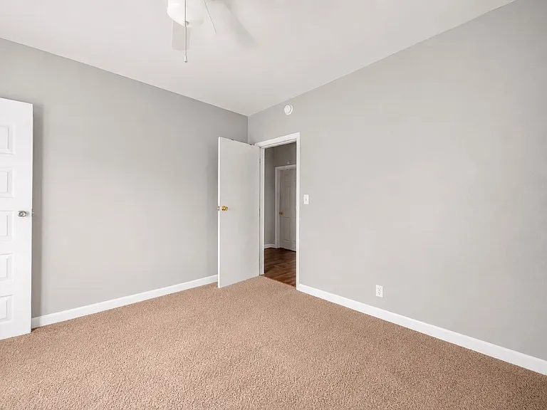 227 E Northwood Ave — Photo 26