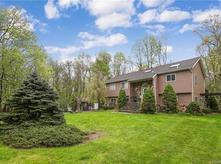 122 Oak Ridge Cir, Mahopac, NY 10541