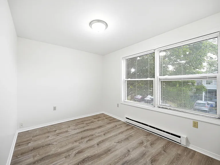 21 N 13th St — Photo 16