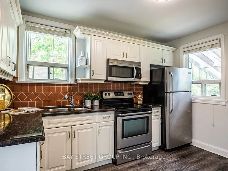 12 Craigmore Cres #MAIN FL — Photo 14