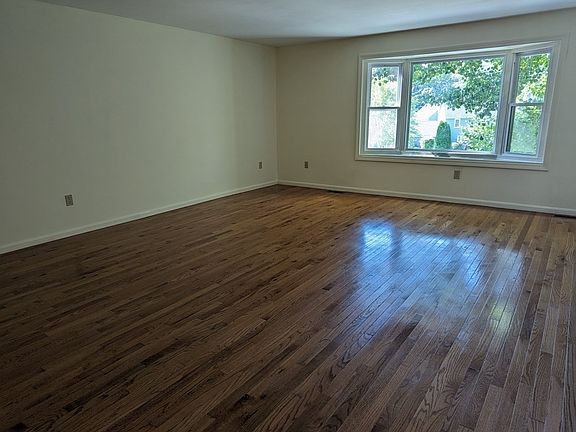 4th image of 29 Whittier St #29