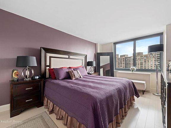 4th image of 2021 Broadway #23A