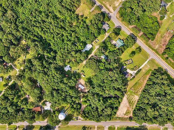 3rd image of 3831 Graham Ln