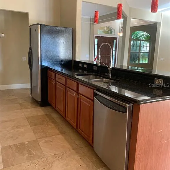 1351 Glenwick Dr — Photo 16