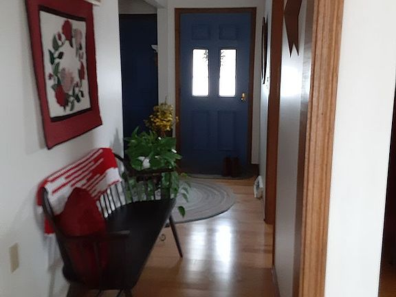 Front Entry / Foyer
