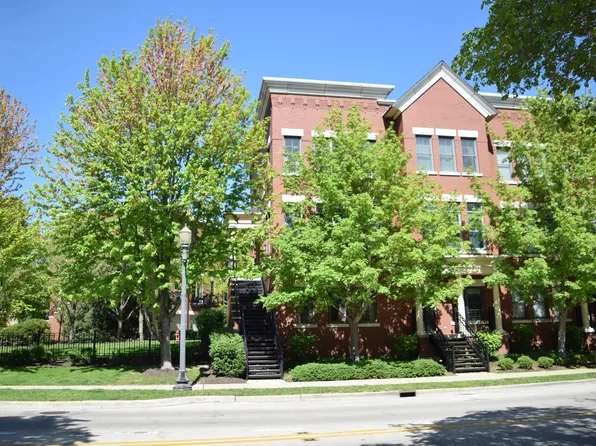 133 S Grove Ave, Elgin, IL 60120