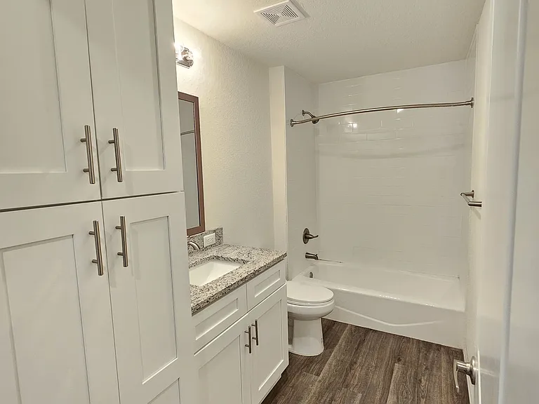 915 Ariana Apartment Community — Photo 5