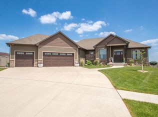 1928 Dogwood Dr SE, Le Mars, IA 51031