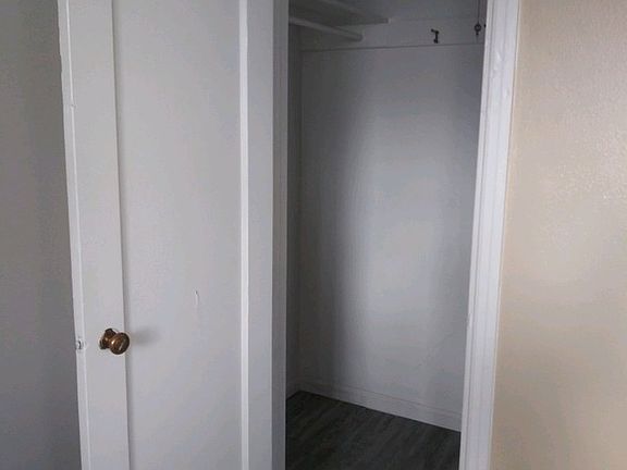 4th image of 420 Walnut St APT 6