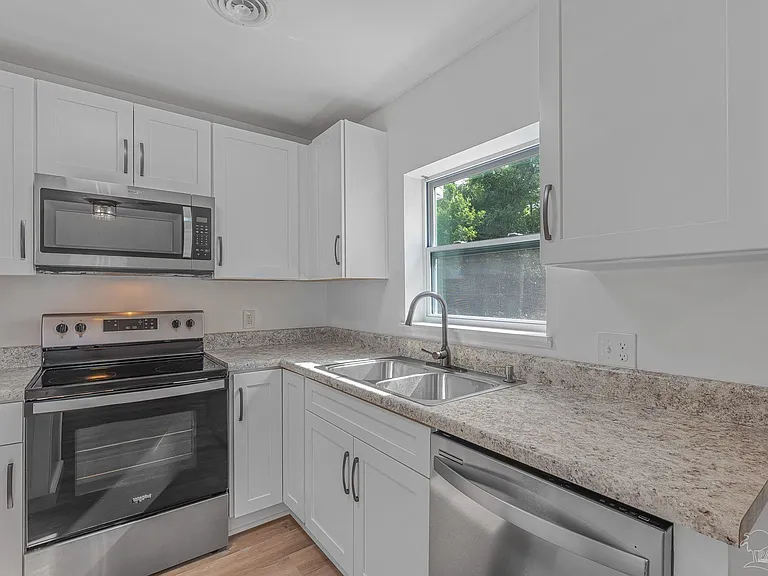 3211 Torres Ave — Photo 19