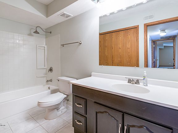 5th image of 5219 James Ln APT 1612