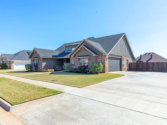 3rd image of 6817 Red Yucca Rd