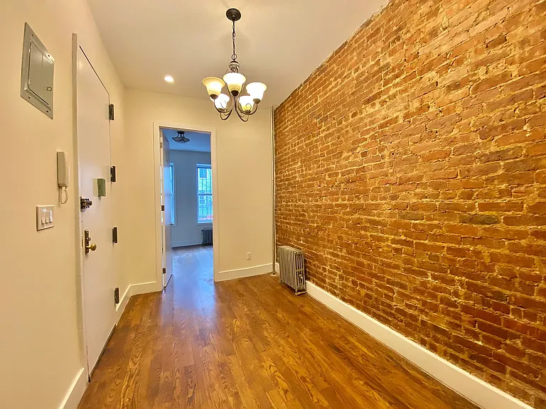 252 Stockholm St #4R — Photo 6