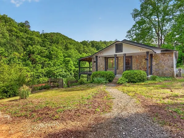 17 Moonlight Trl, Bryson City, NC 28713