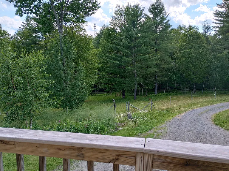 160 Gaskill Rd — Photo 2
