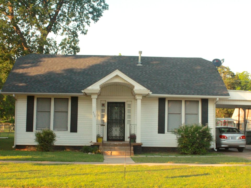 1st image of 408 N Willow St