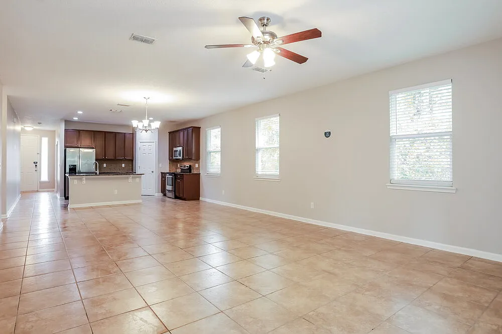 4 bed, 2.0 bath, 2126 sqft, $3,220 — Photo 4