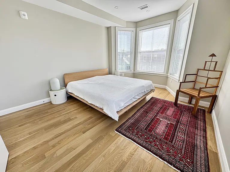 40 Waverly St #3 — Photo 9