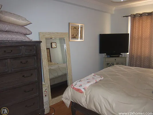 Rented by Realty 2000 Corp | media 10