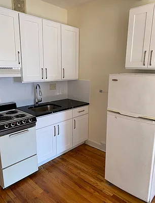 Rented by Hugawall Realty | media 16