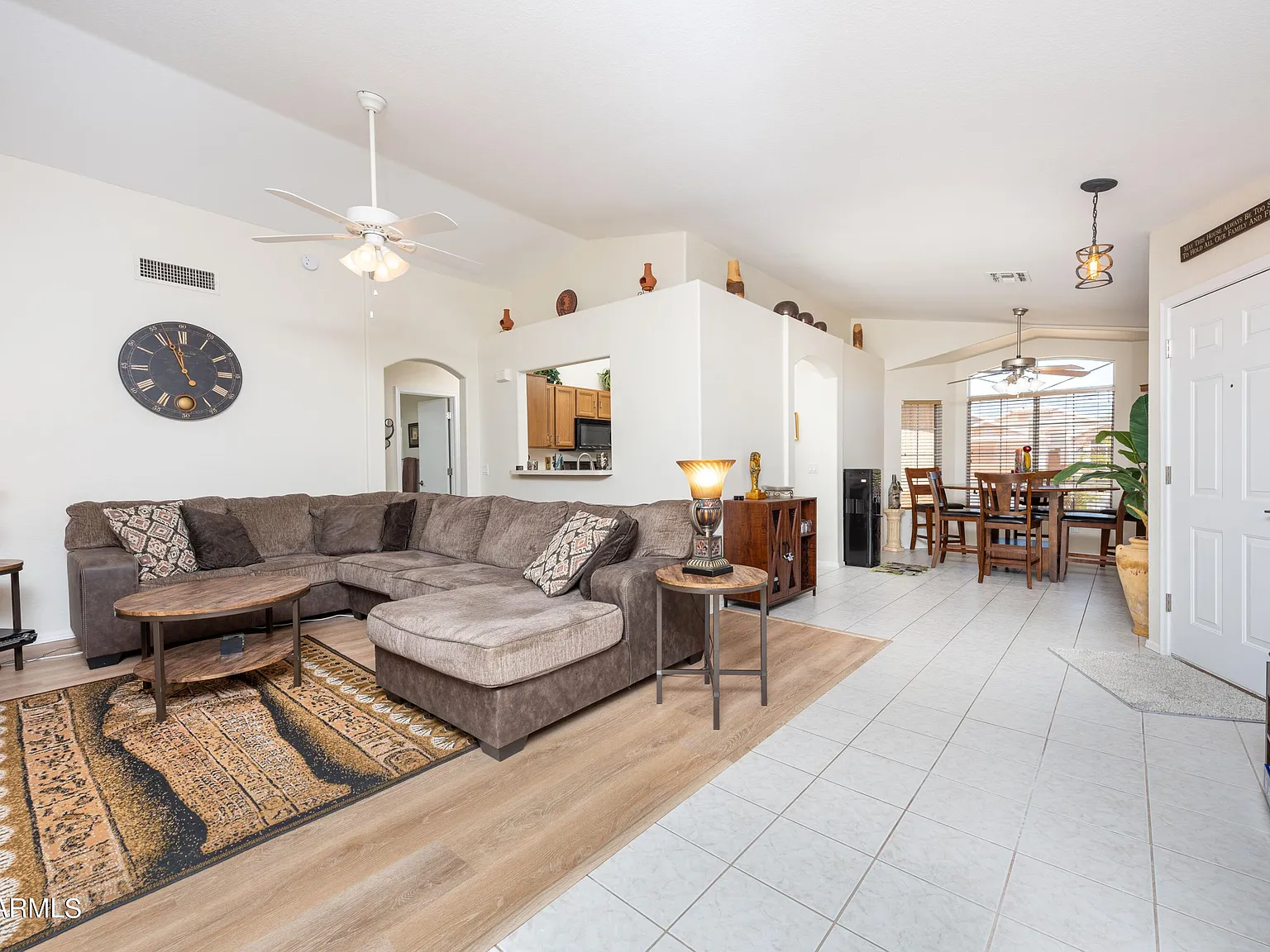 3 bed, 2.0 bath, 1279 sqft, $3,000 — Photo 3