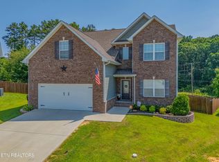 1221 Sky Top Ln, Powell, TN 37849