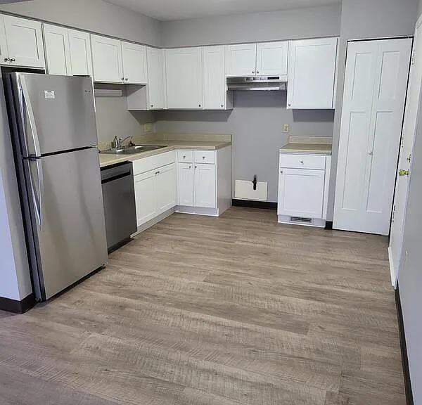 348 E Marquette St #7 — Photo 2