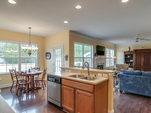 5th image of 6633 Valleypark Dr