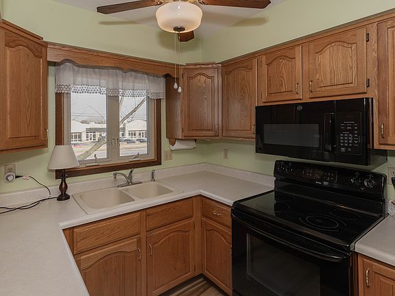 5th image of 3590 Devils Glen Rd #0