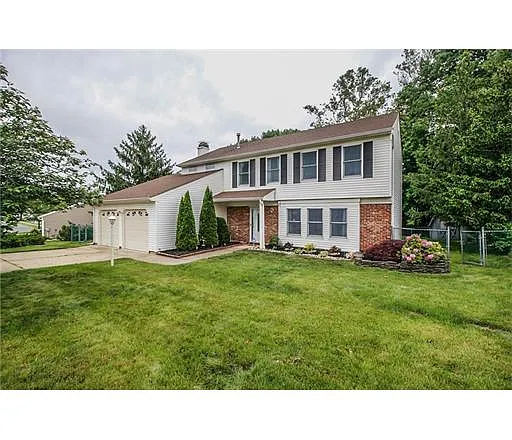 2 Heather Dr photo 1
