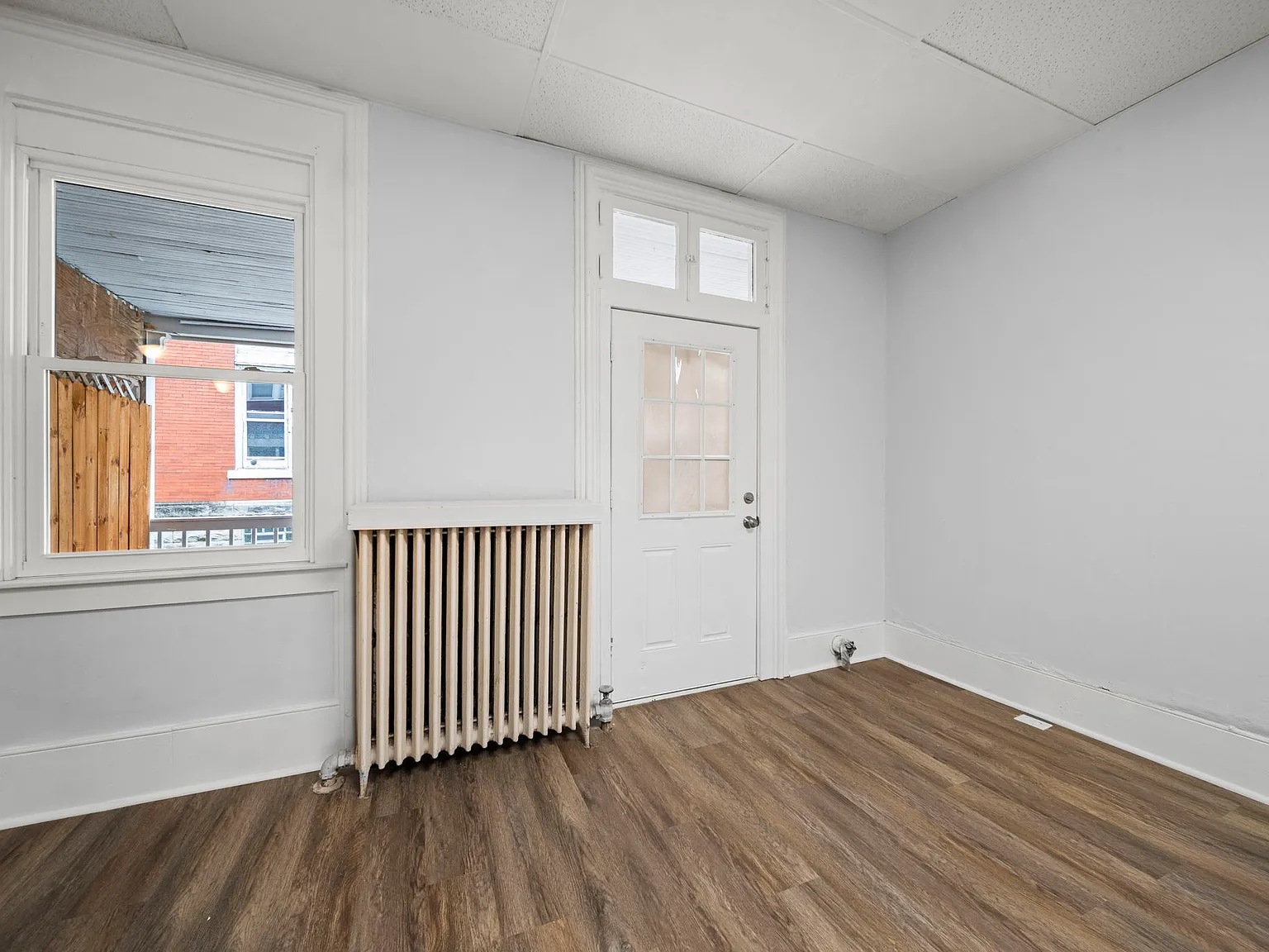 2 bed, 900 sqft, $1,250 — Photo 2