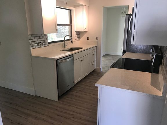 5th image of 621 Benedict Way