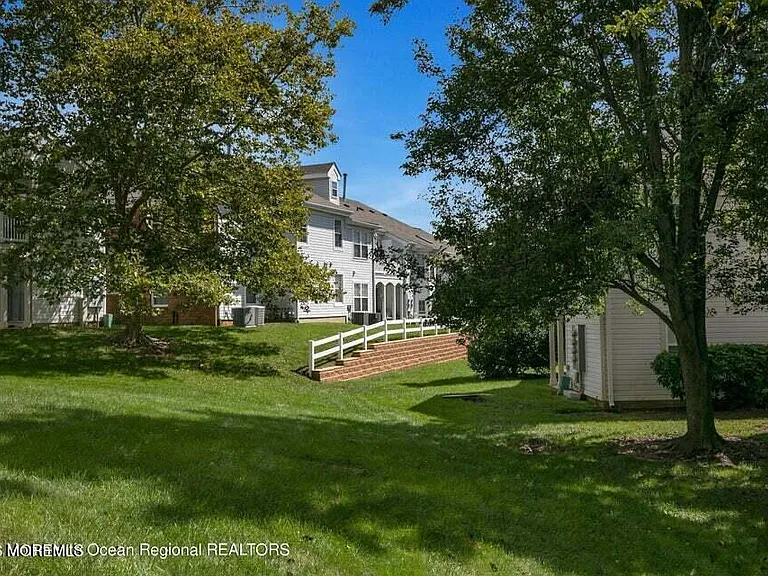 198 Tulip Ln — Photo 19