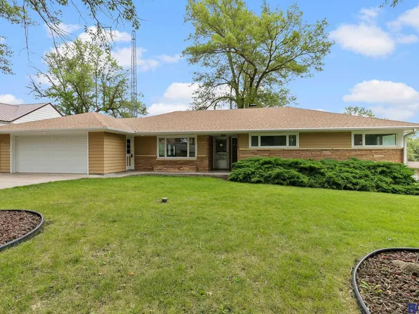 1124 Midland St, Syracuse, NE 68446