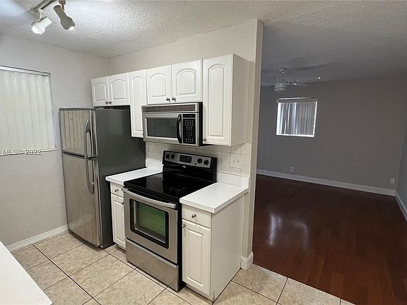 3rd image of 1035 SW 30th St APT 1