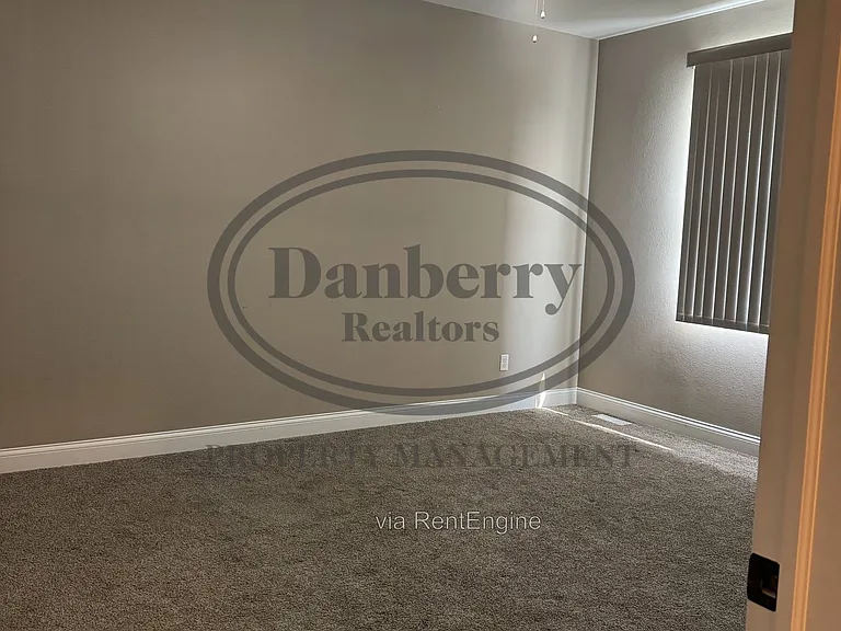 26741 Woodmont Dr — Photo 8