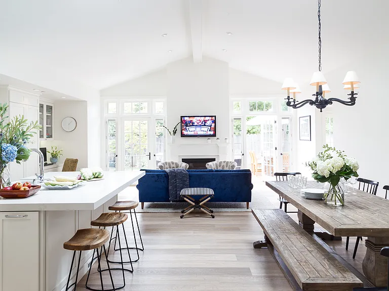 San Mateo Dr — Photo 1