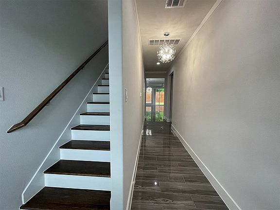 3rd image of 2417 N Winnetka Ave