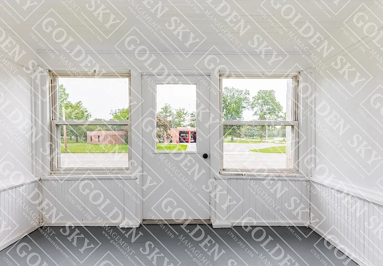 811 E Memorial Dr — Photo 3