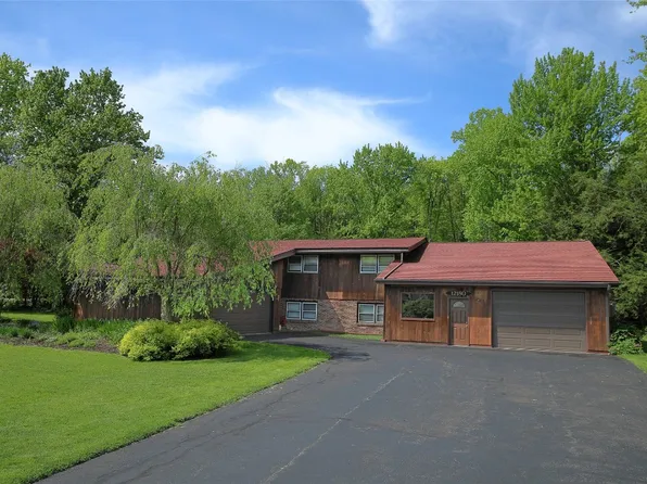 12180 Skyview Dr, Edinboro, PA 16412