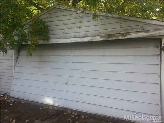 3rd image of 18020 Murray Hill St