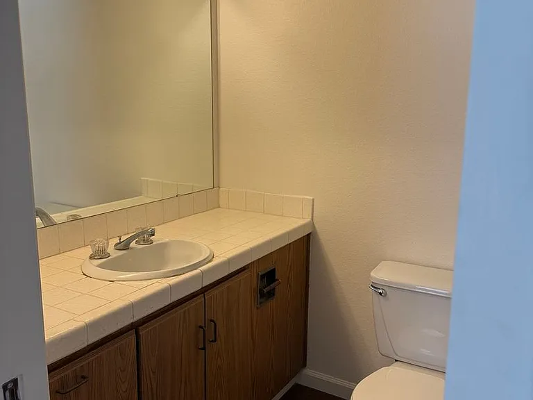 3823 S Maryland Pkwy #T5 — Photo 11