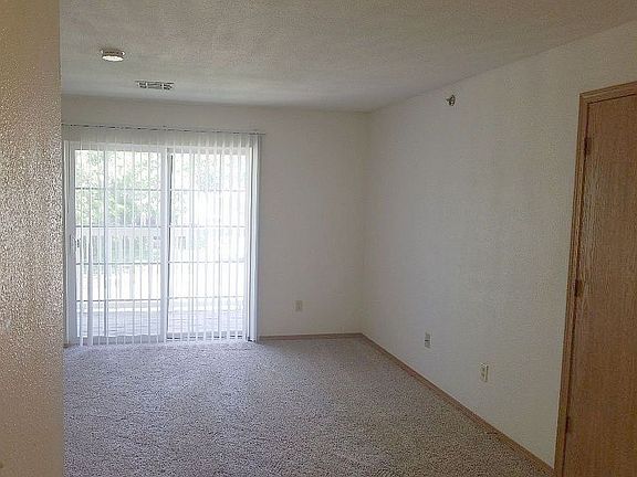 2nd image of 812 E 8th St #9e394e13e