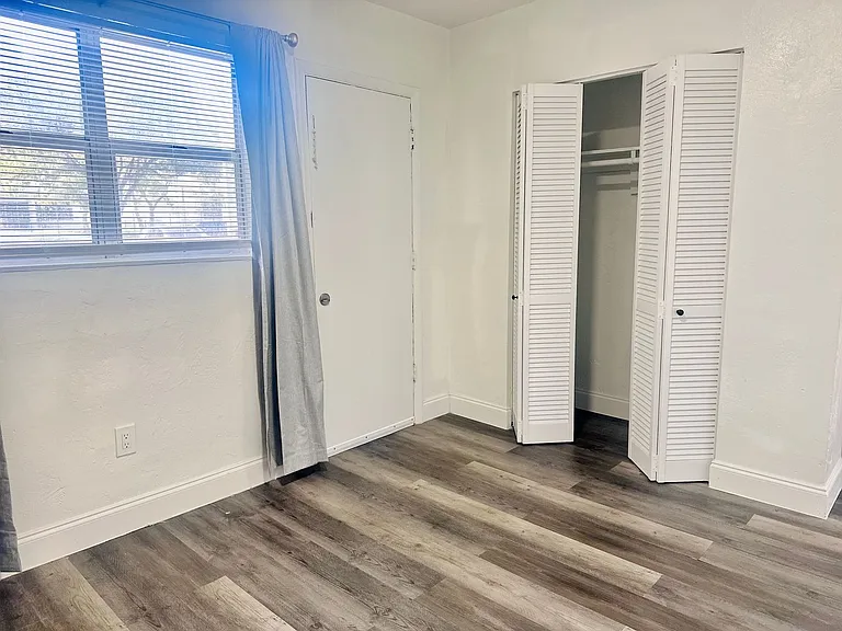 1545 NW 8th Ave — Photo 17