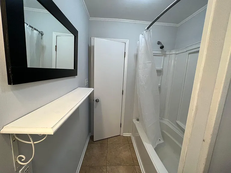 1203 James St — Photo 8
