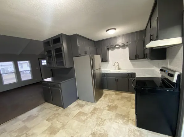 Hill Street ( Hill Street Townhomes) - 1111 - (middle unit), 1111 Hill St, Holdrege, NE 68949