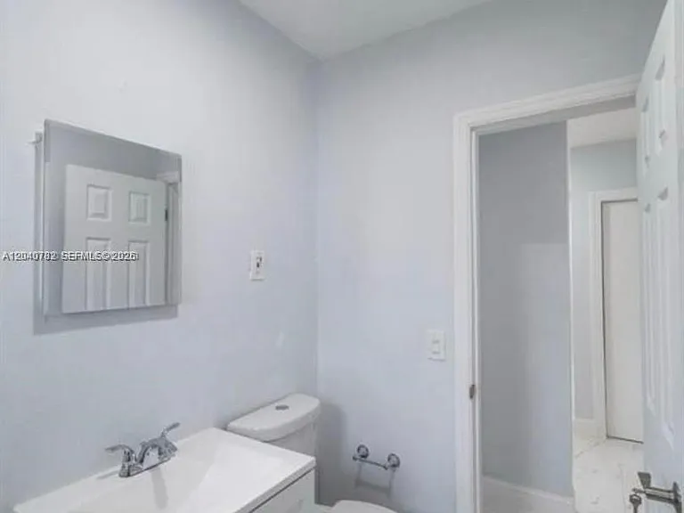425 NW 14th Way — Photo 7