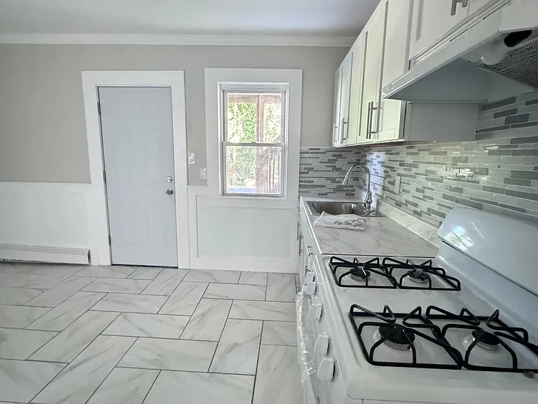 1520 Pembroke St — Photo 7