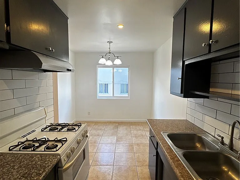 410 S Commonwealth Ave #4 — Photo 19